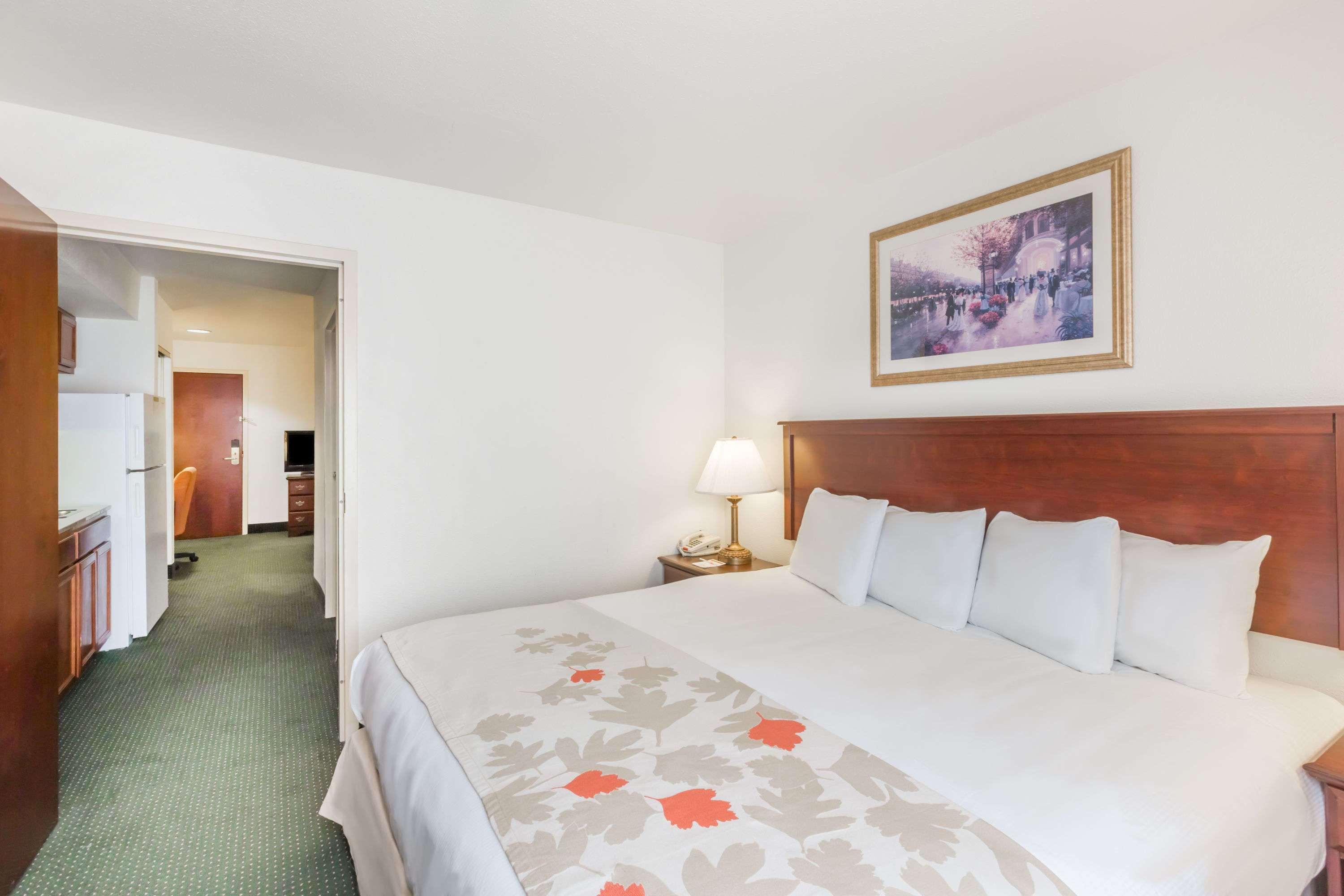 Clarion Pointe Charleston - West Ashley Hotel Екстериор снимка