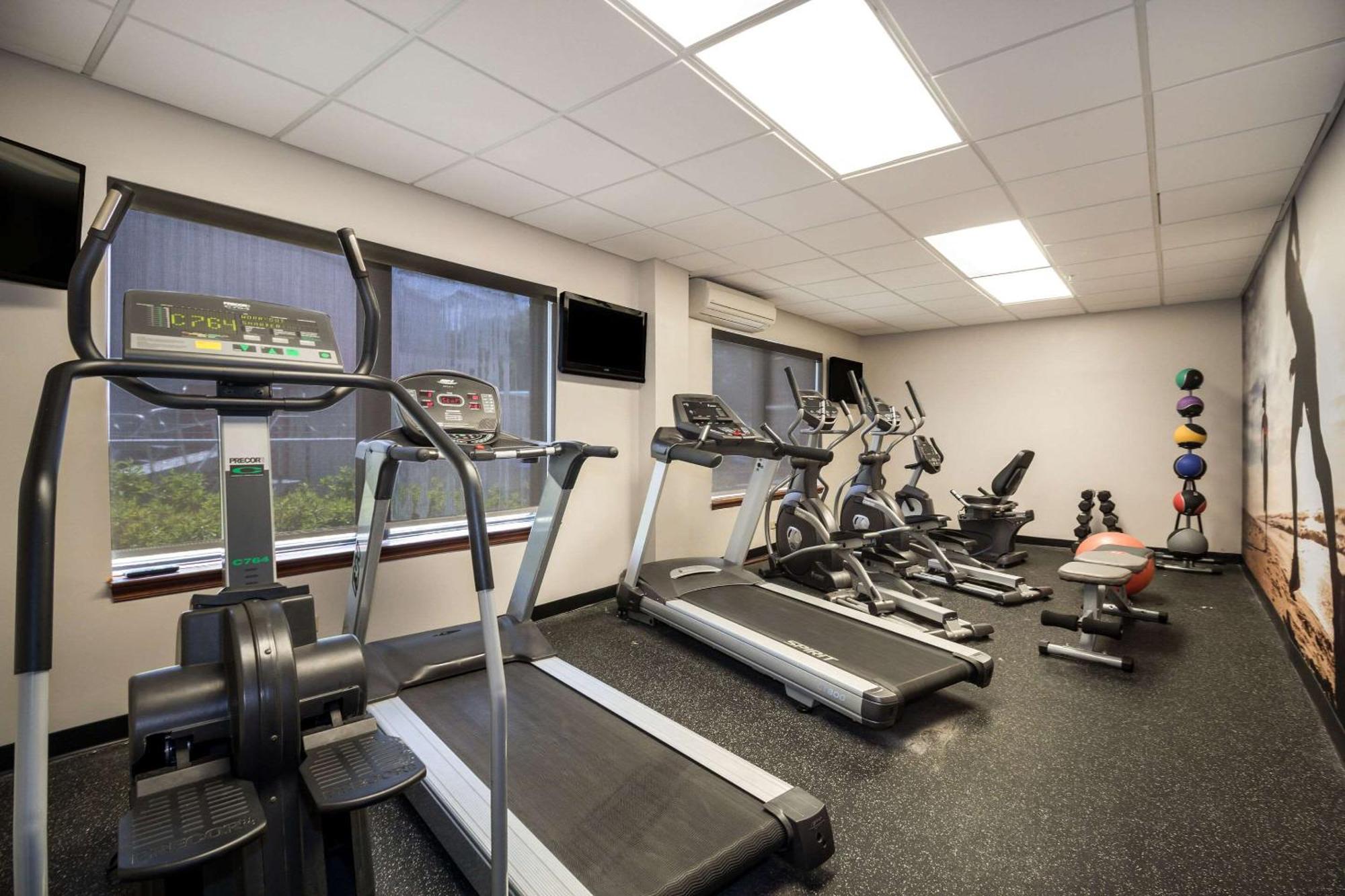 Clarion Pointe Charleston - West Ashley Hotel Екстериор снимка