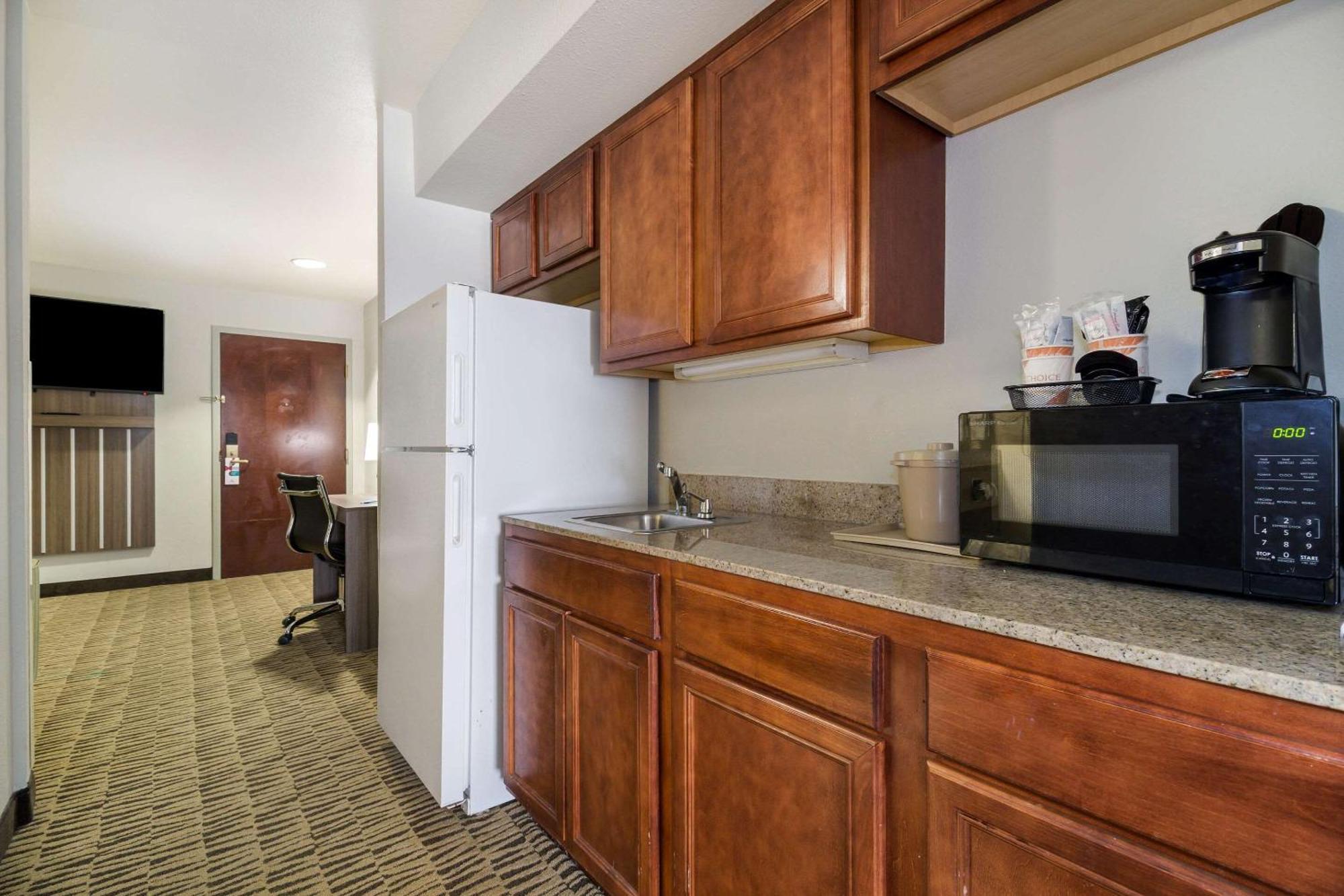 Clarion Pointe Charleston - West Ashley Hotel Екстериор снимка