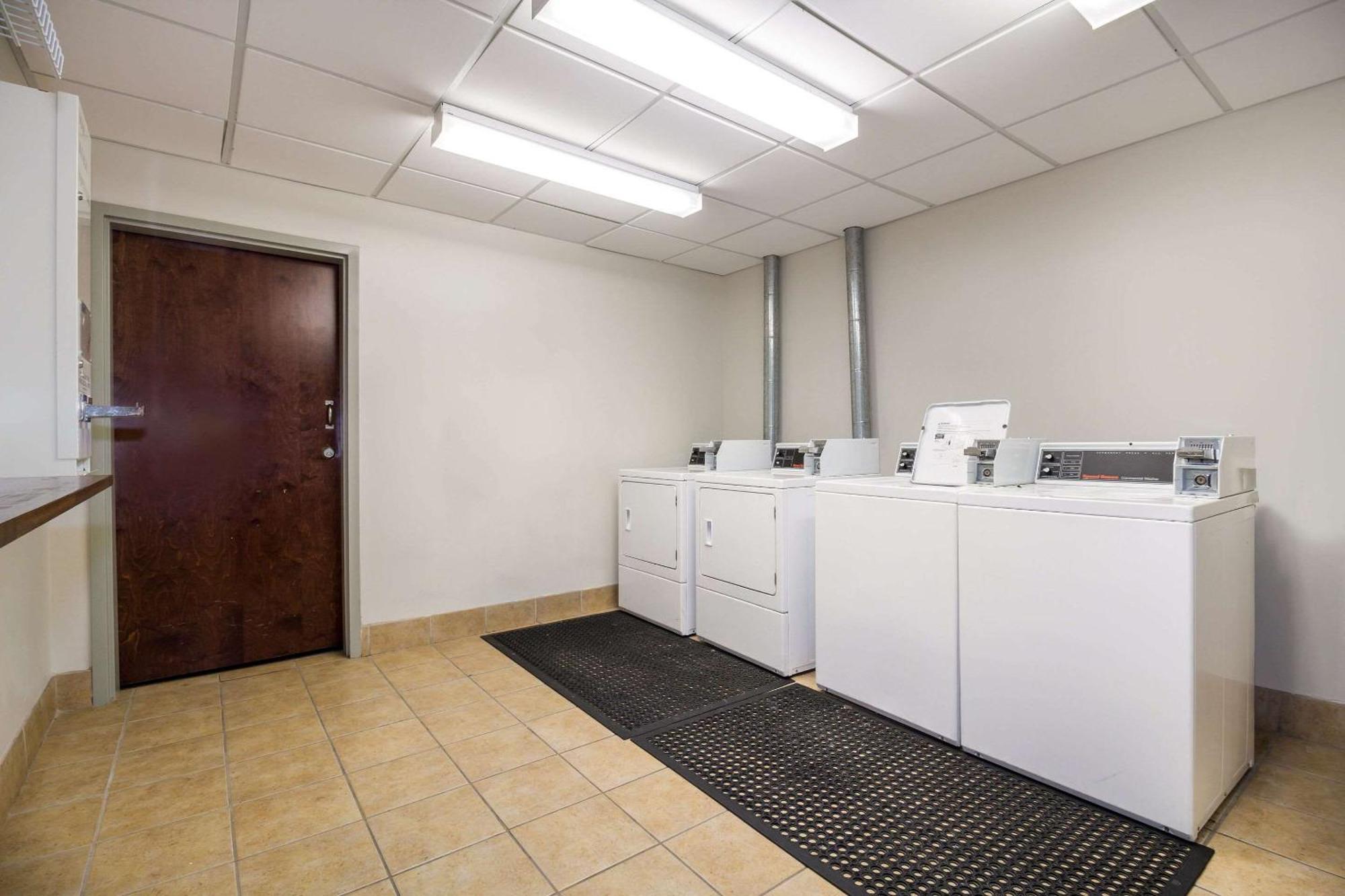 Clarion Pointe Charleston - West Ashley Hotel Екстериор снимка