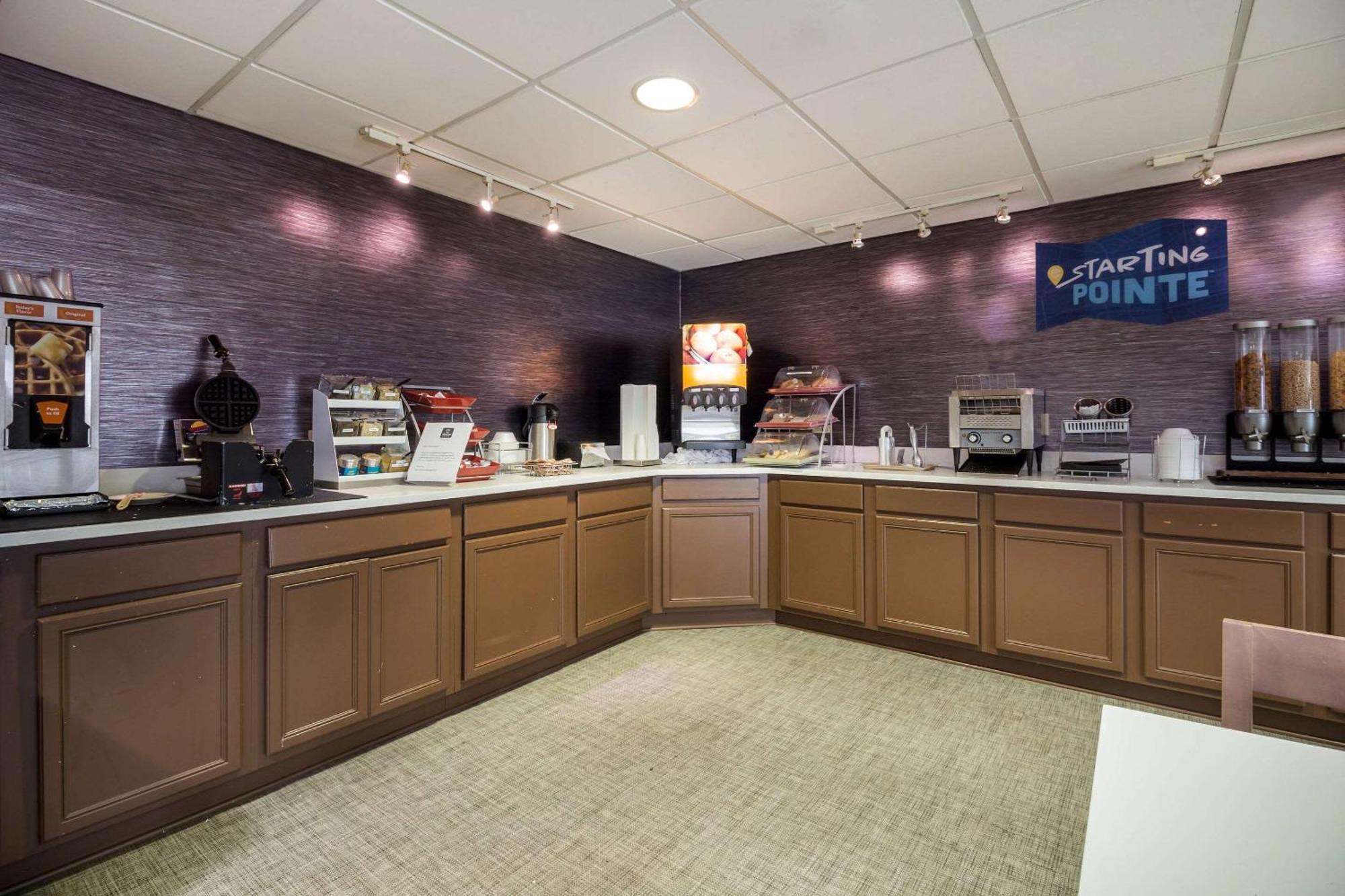 Clarion Pointe Charleston - West Ashley Hotel Екстериор снимка